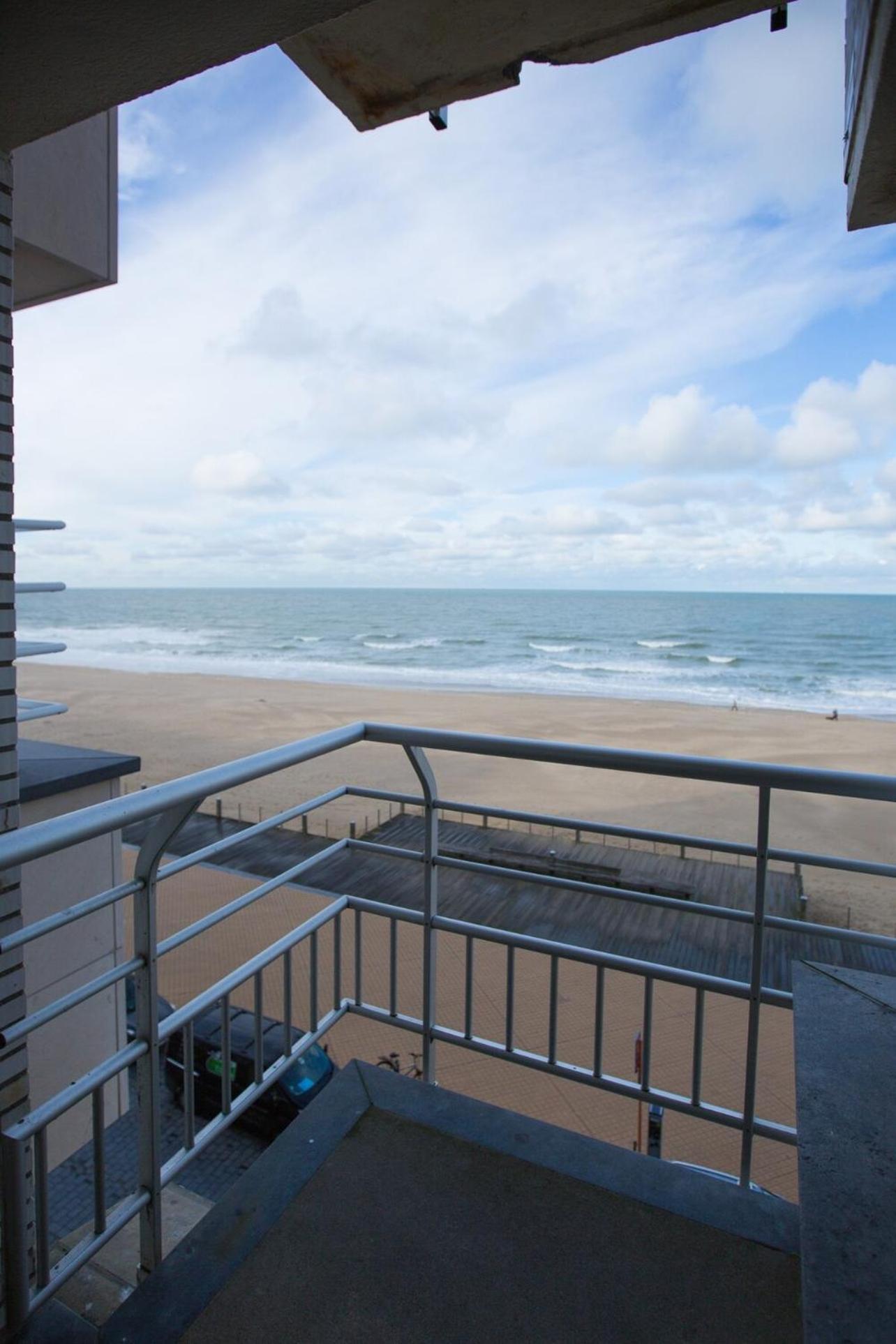Bright Apartment With Sea View Ostend Exterior photo